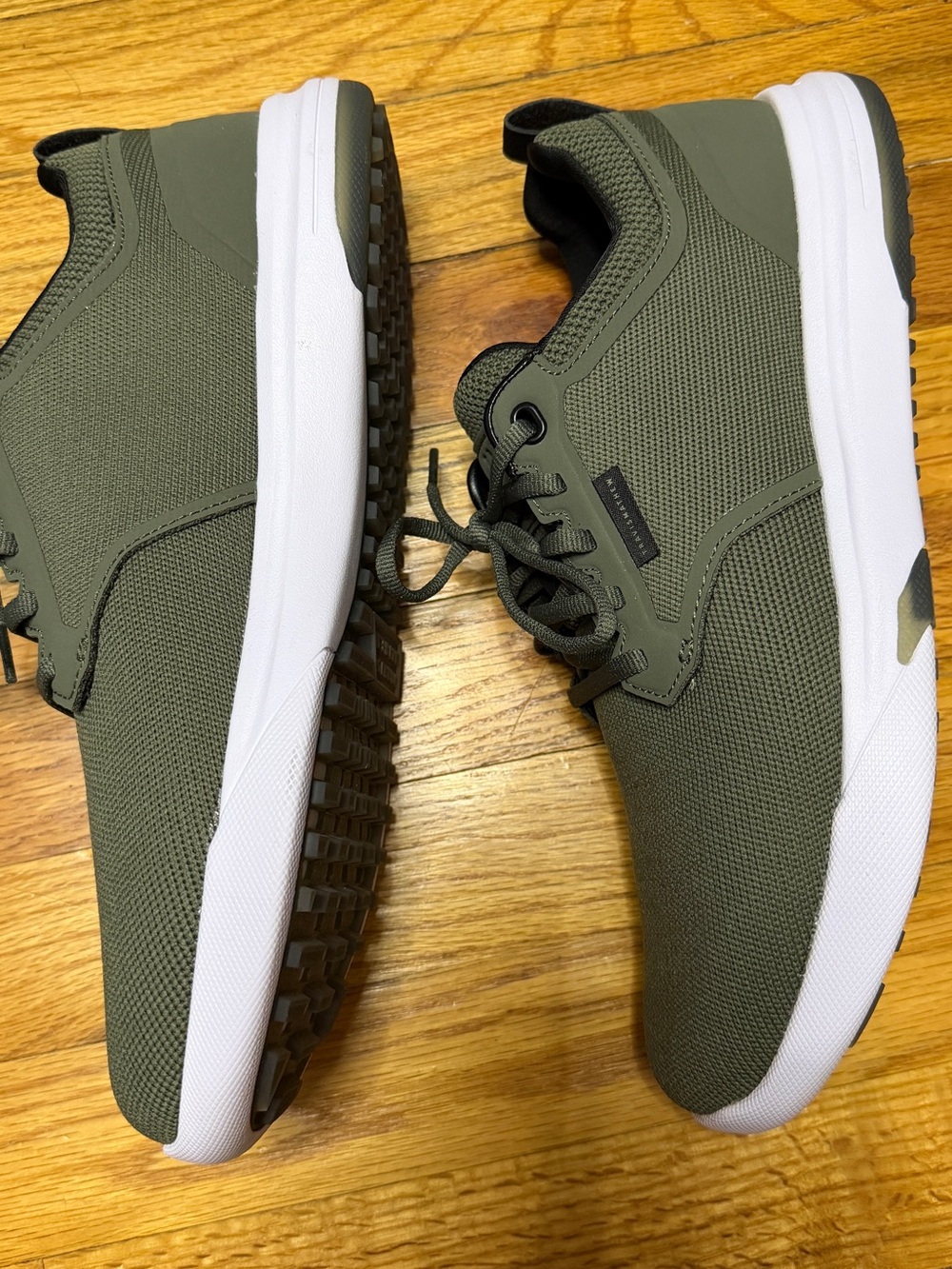 TravisMathew Men's Athletic Shoes Olive Green and Black - Picture 4 of 7